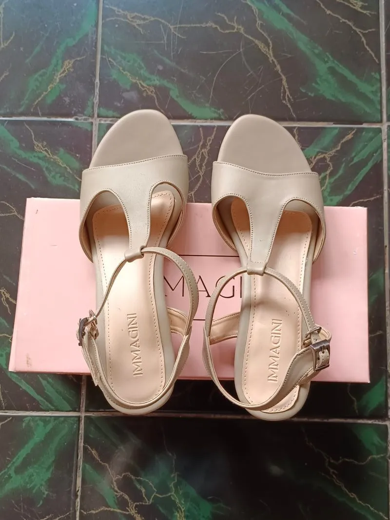 Sandal Heels Wanita photo 1
