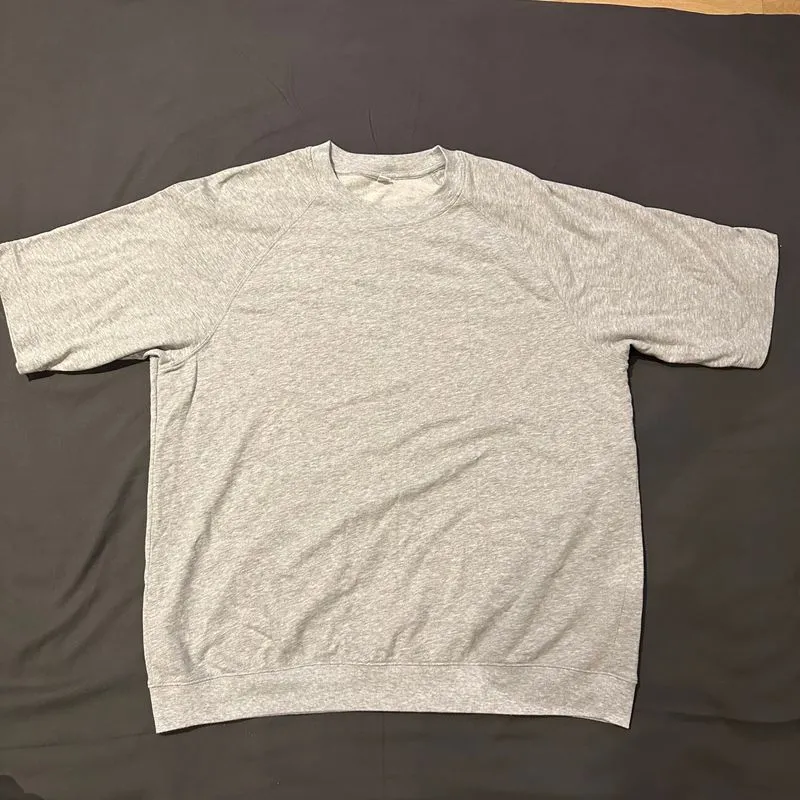 UNIQLO SIZE L TEE ORI photo 1