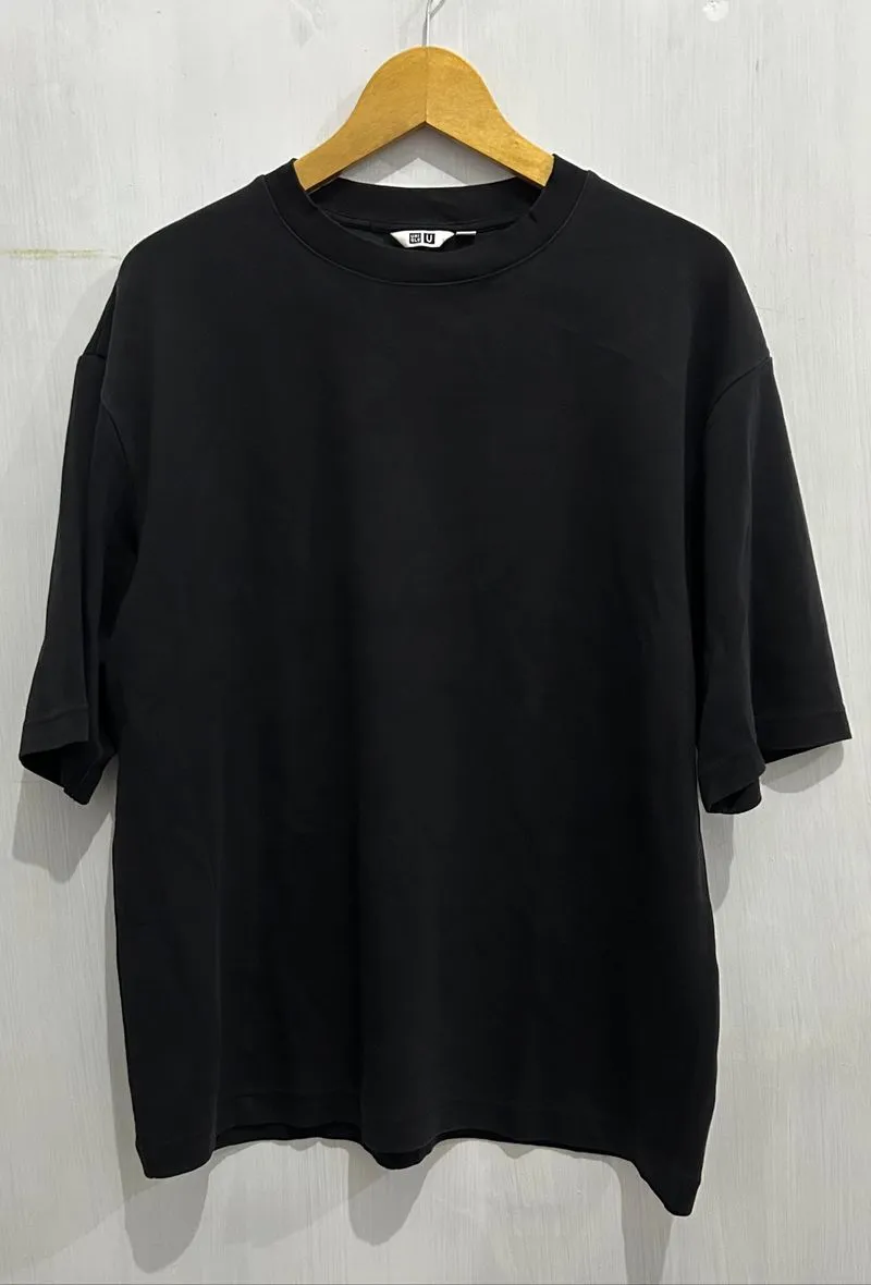 UNIQLO AIRism Hitam (L) photo 1
