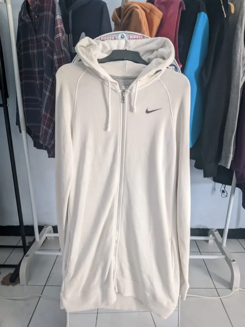 ZHIPPER NIKE MODEL WOMEN  photo 1