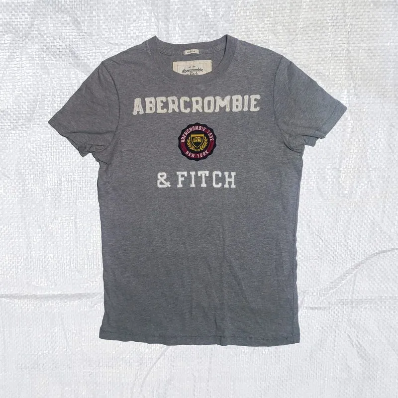 Abercrombie & Fitch 00s Y2K Muscle Fit T Shirt photo 1