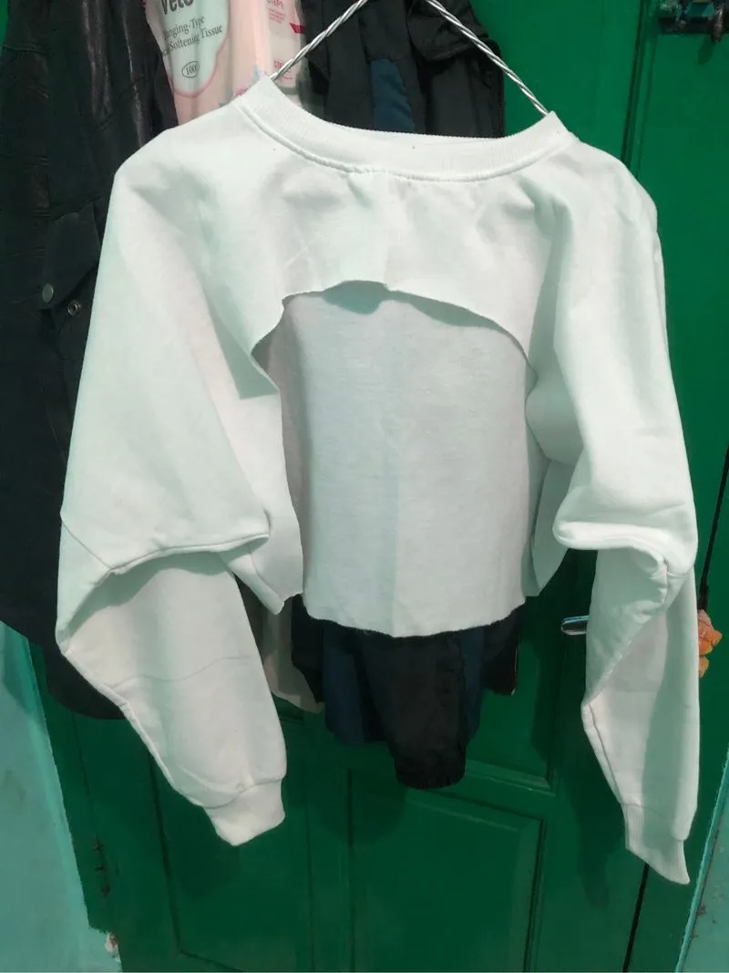 Outer Crop Top photo 1