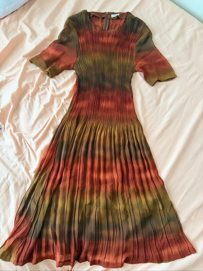 Dress photo 1