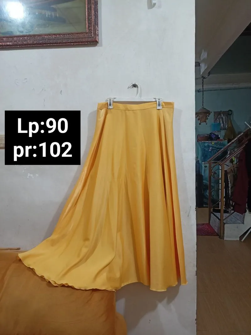 Rok lebar satin  photo 1