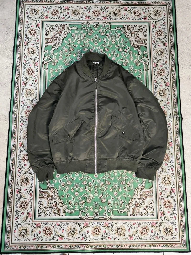 UNIQLO U ma 1 bomber jacket  photo 1