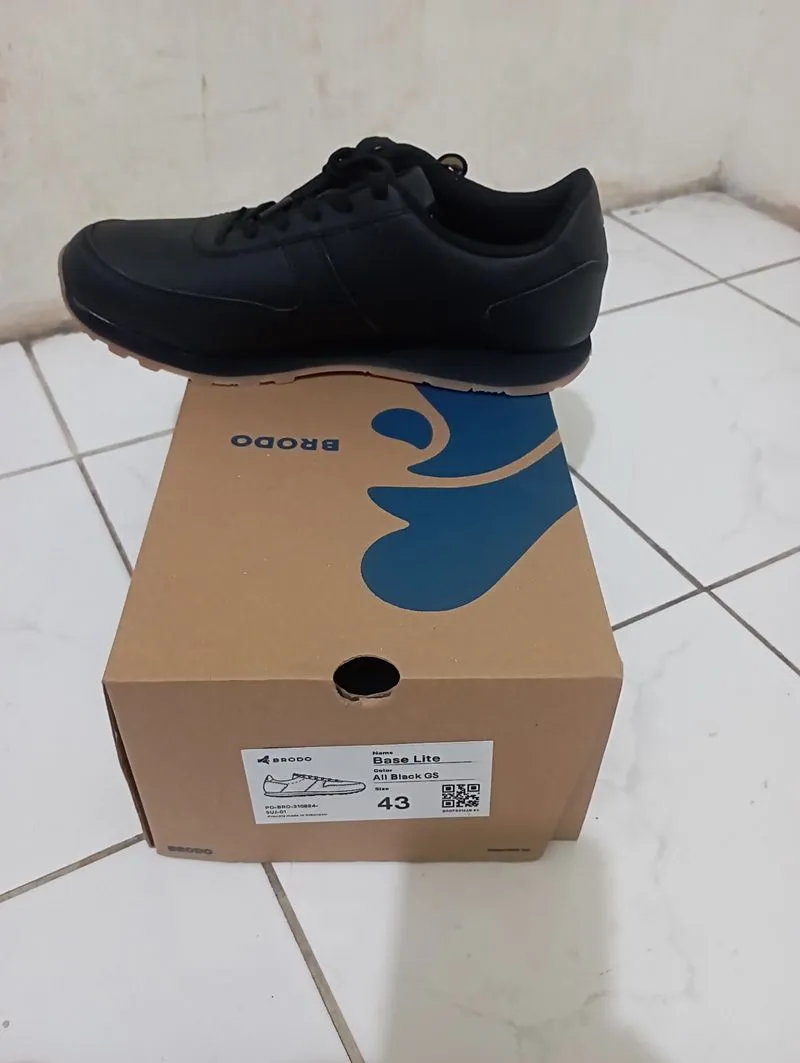Sepatu sneaker BASE LITE ALL BLACK photo 1