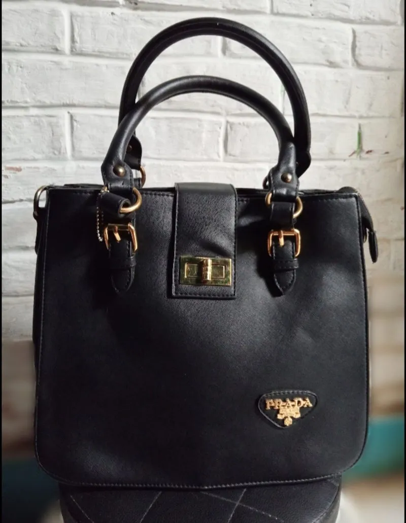 Tas kulit Prada original  photo 1