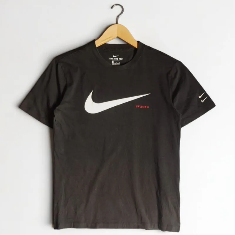 Kaos T-shirt Nike Swoosh Black | Thriftshop photo 1