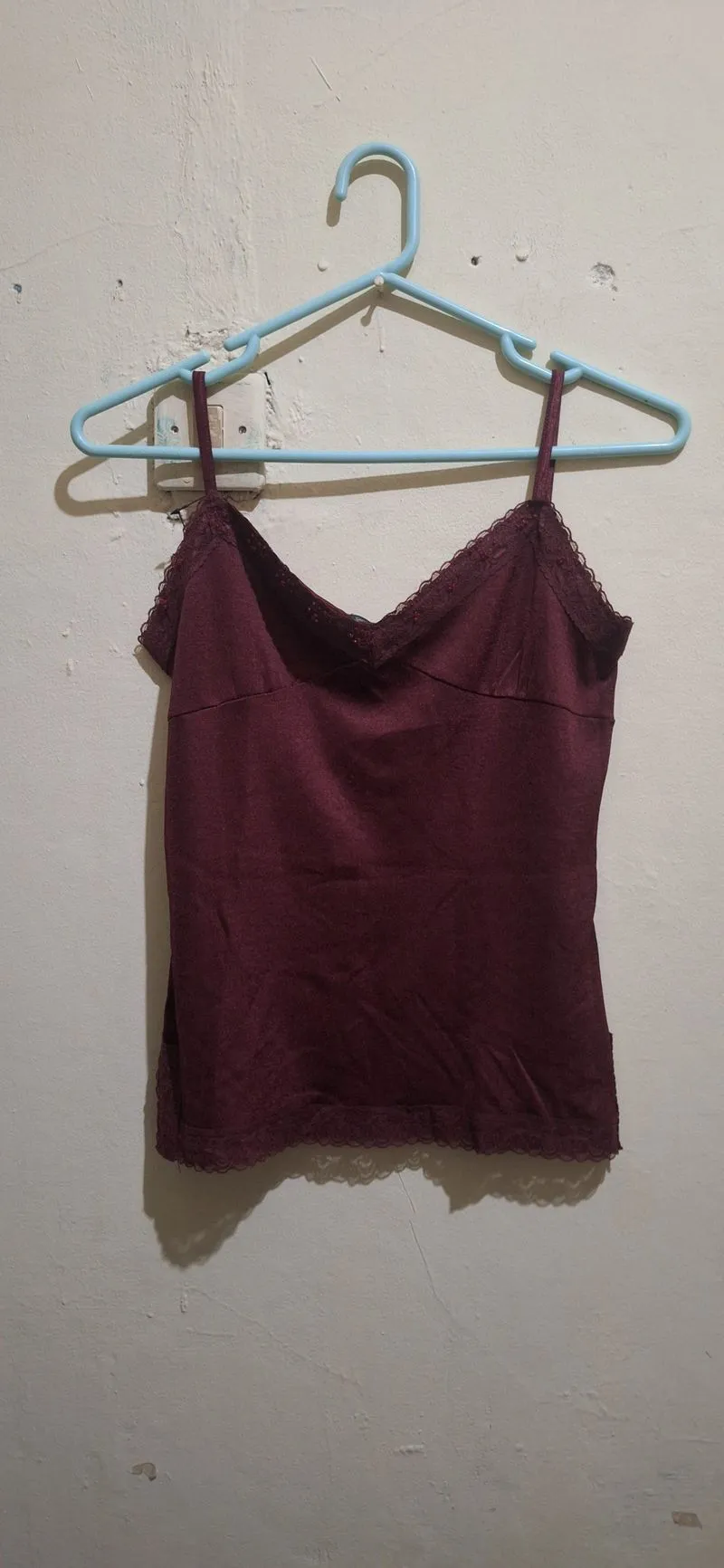 Tanktop Love message maroon lace photo 1