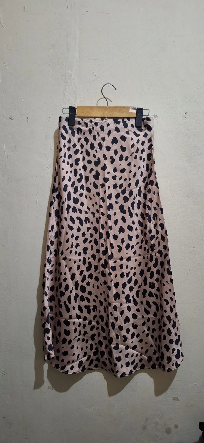 Leopard skirt satin silk photo 1