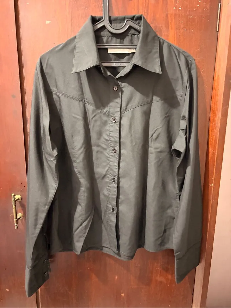 Kemeja Hitam Ecinos photo 1