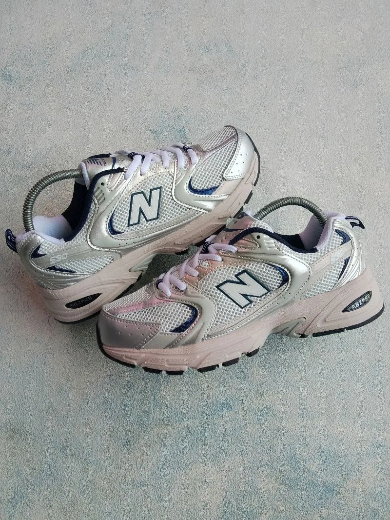 New Balance Sportswear Sneakers Wanita multicolor photo 1