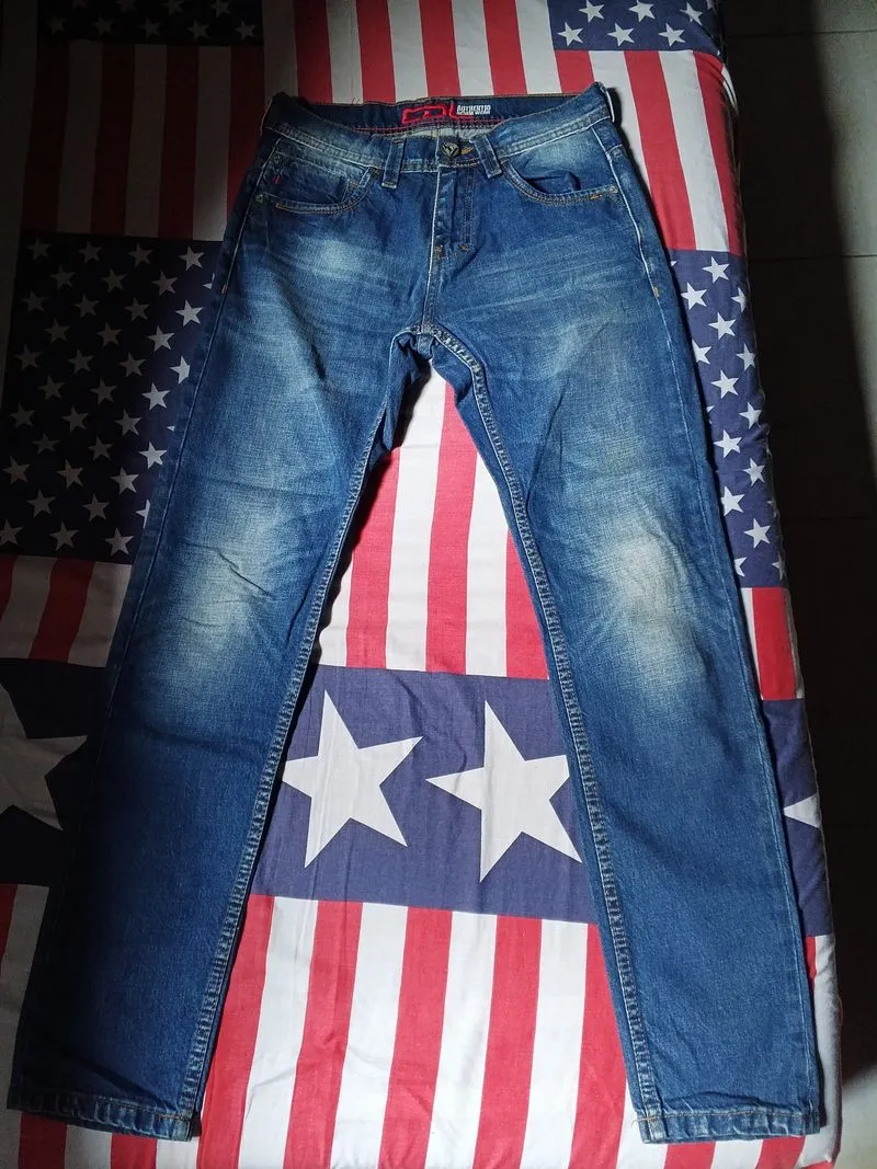 Classic Blue Wash Slim-Fit Jeans photo 1