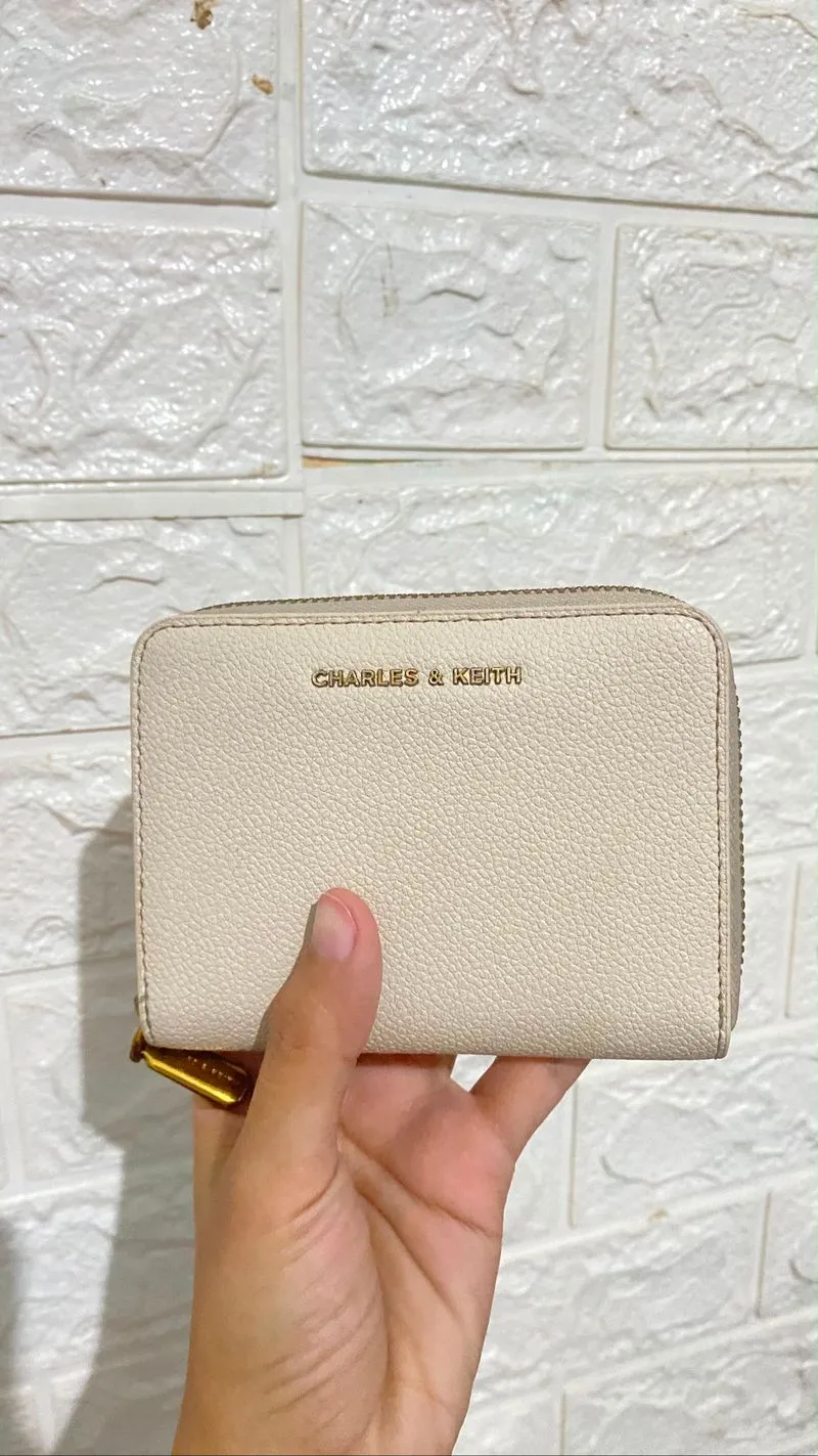 charles&keith ziper wallet photo 1