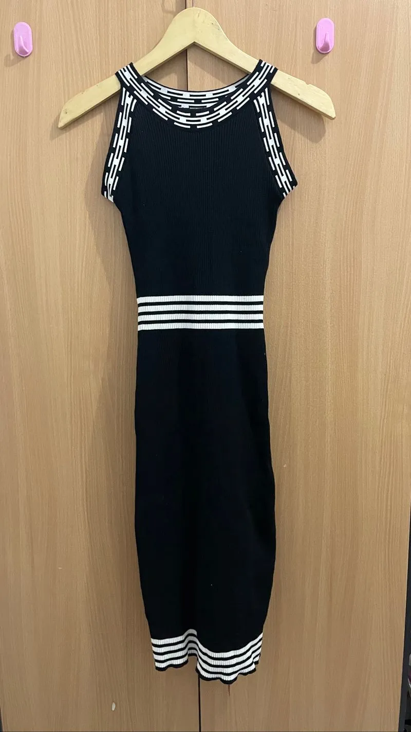 black knit dress photo 1