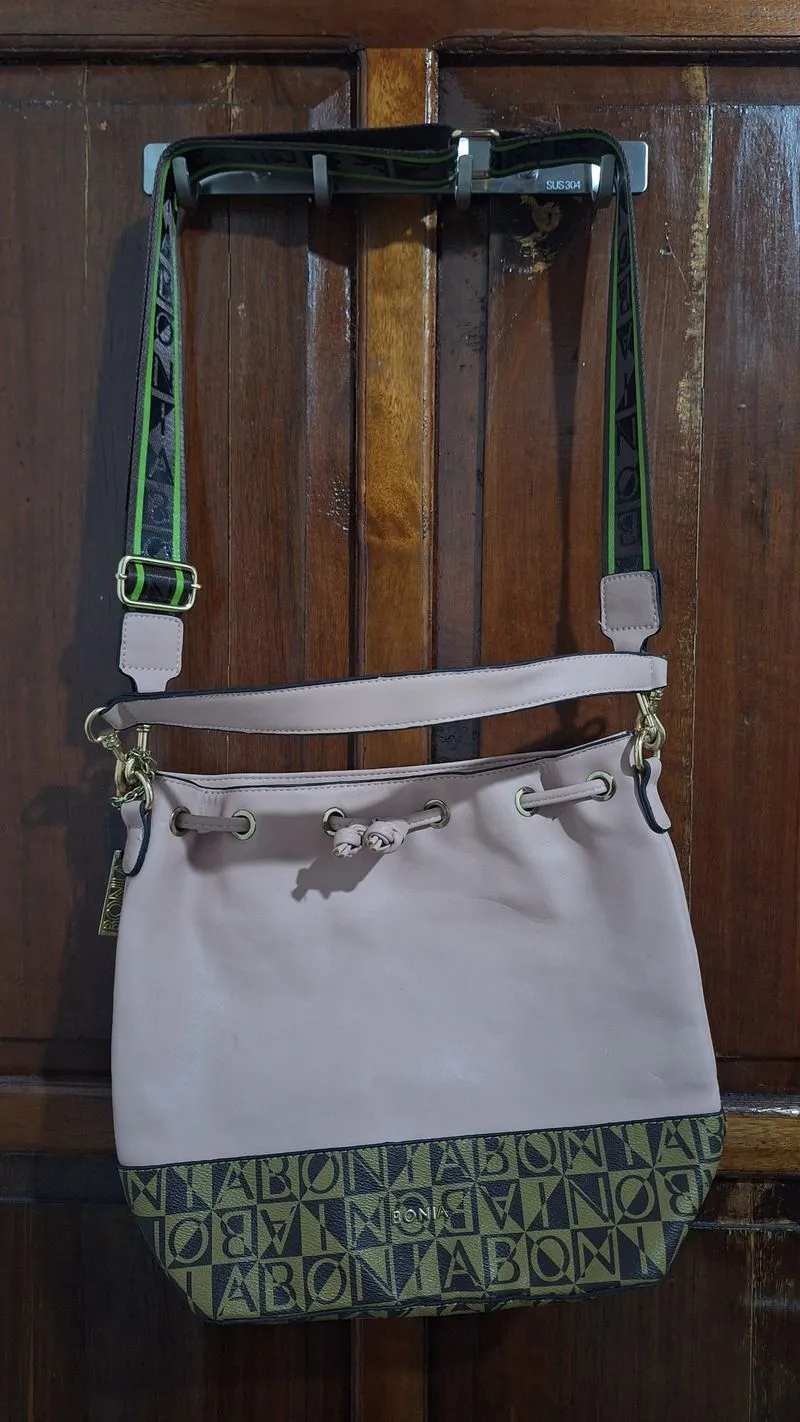Tas Preloved Model Bonia Serut Bucket Bag Pink  Berkaki Besi photo 1