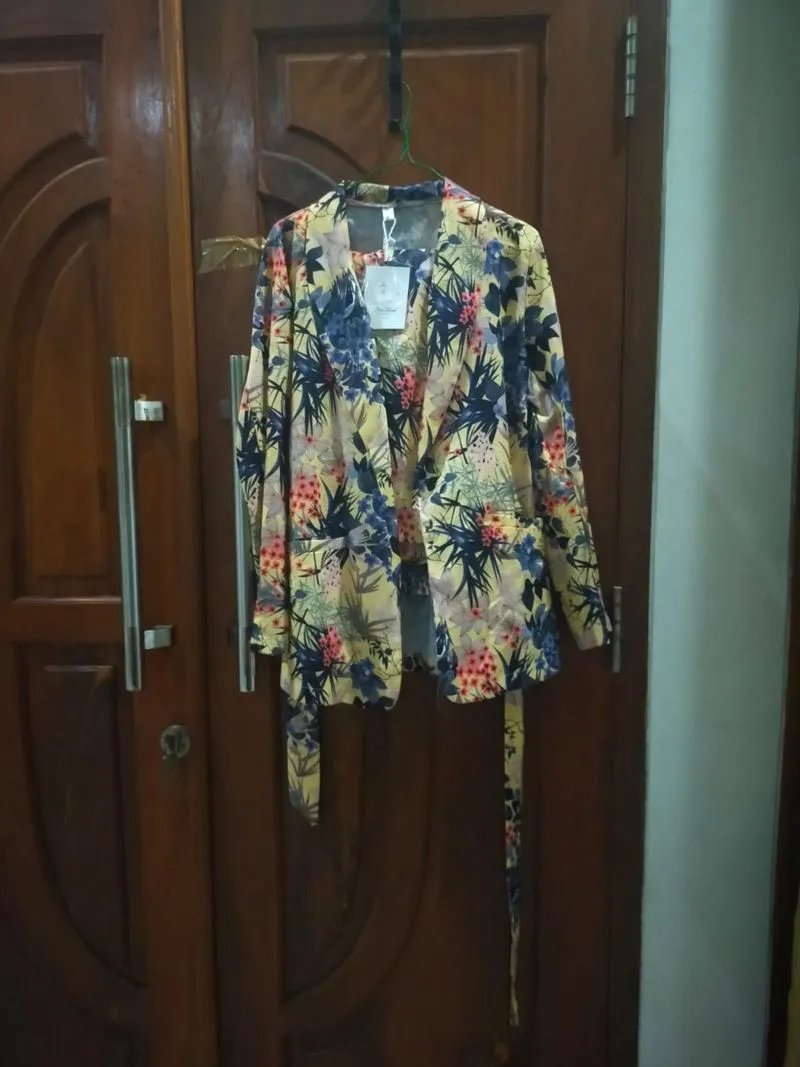 Blazer Wanita Motif Bunga photo 1