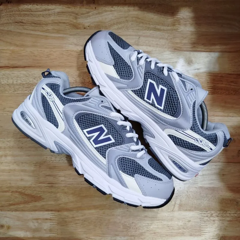 New Balance Casual Sneakers Pria white gray photo 1