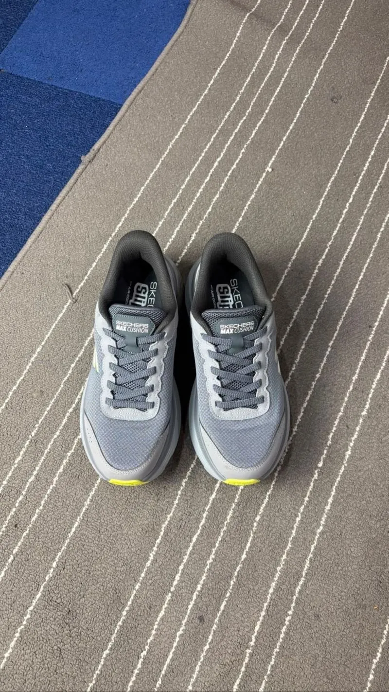 Skechers max cushioning photo 1