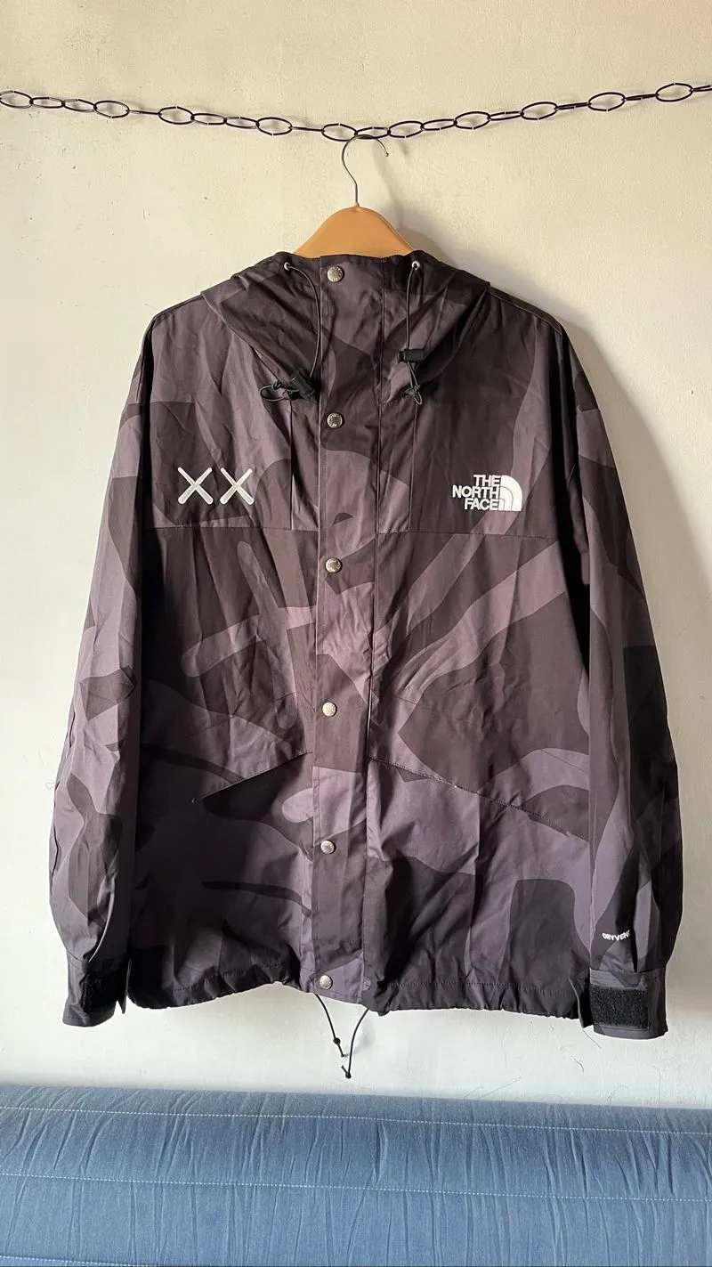 KAWS x The North Face Retro photo 1