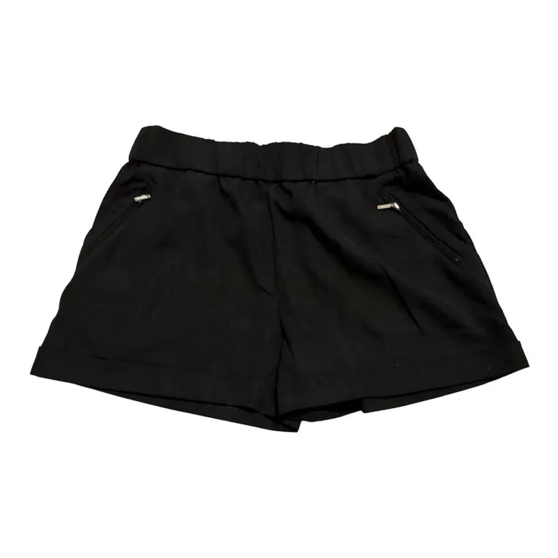 Black mini short photo 1