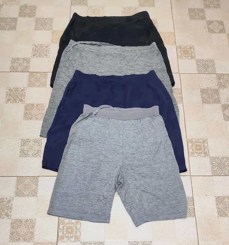 Borongan 4pcs UNIQLO Shorts – Basic photo 1