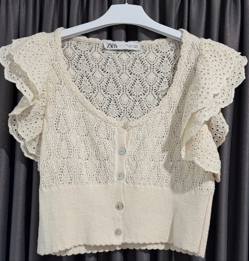 Zara Kaos Crop T Shirt Ruffle Broderie Eyelat Cutbol photo 1