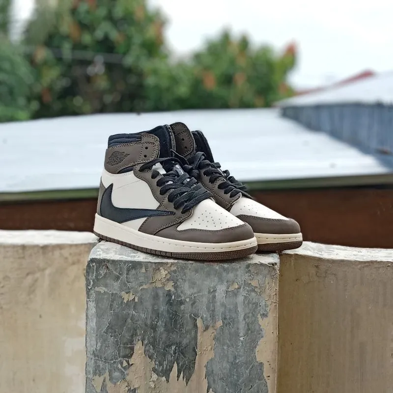 Nike Air Jordan Streetwear Casual Sneakers Wanita brown photo 1