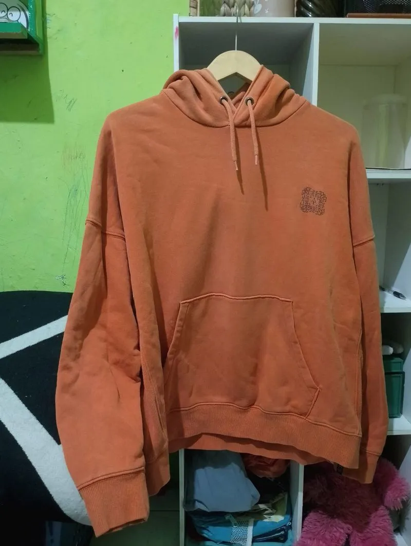 UNIQLO Hoodie backprint  photo 1