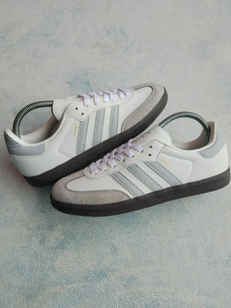 Adidas Casual Sneakers Wanita white gray photo 1