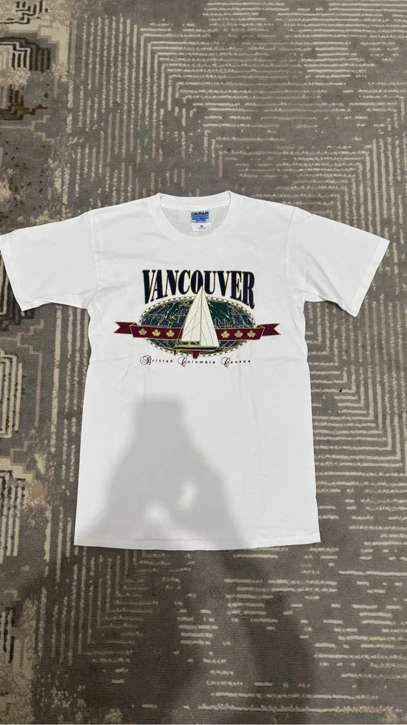Gildan White Tshirts Vancouver photo 1