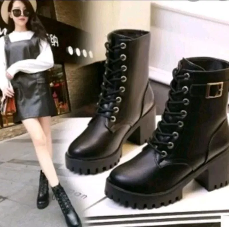 Boots wanita photo 1