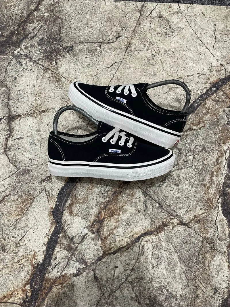 VANS AUTHENTIC  photo 1