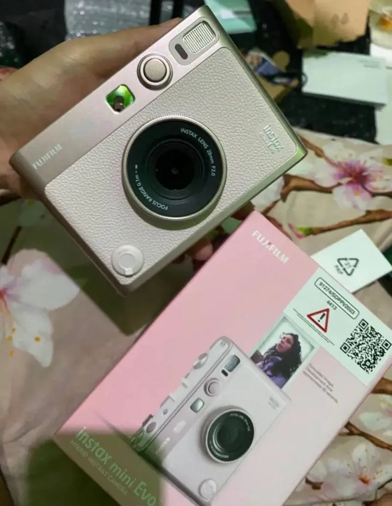 Fujifilm instax mini evo gentle rose photo 1