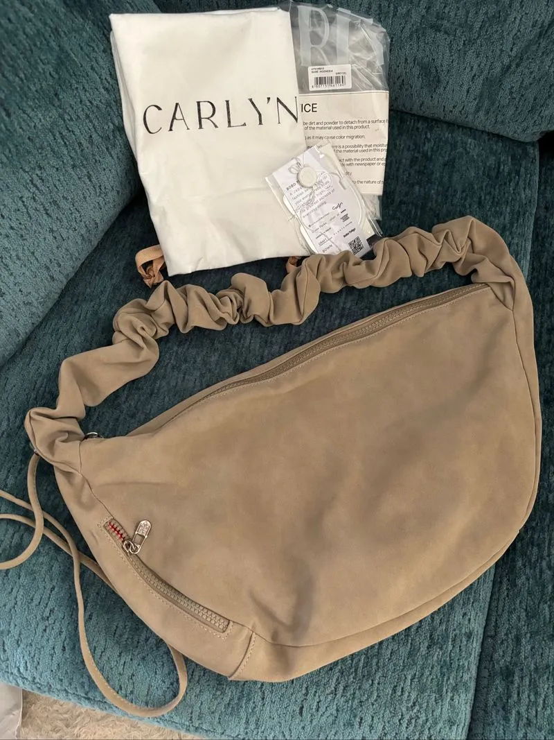Carlyn Babe L limited edt suede photo 1