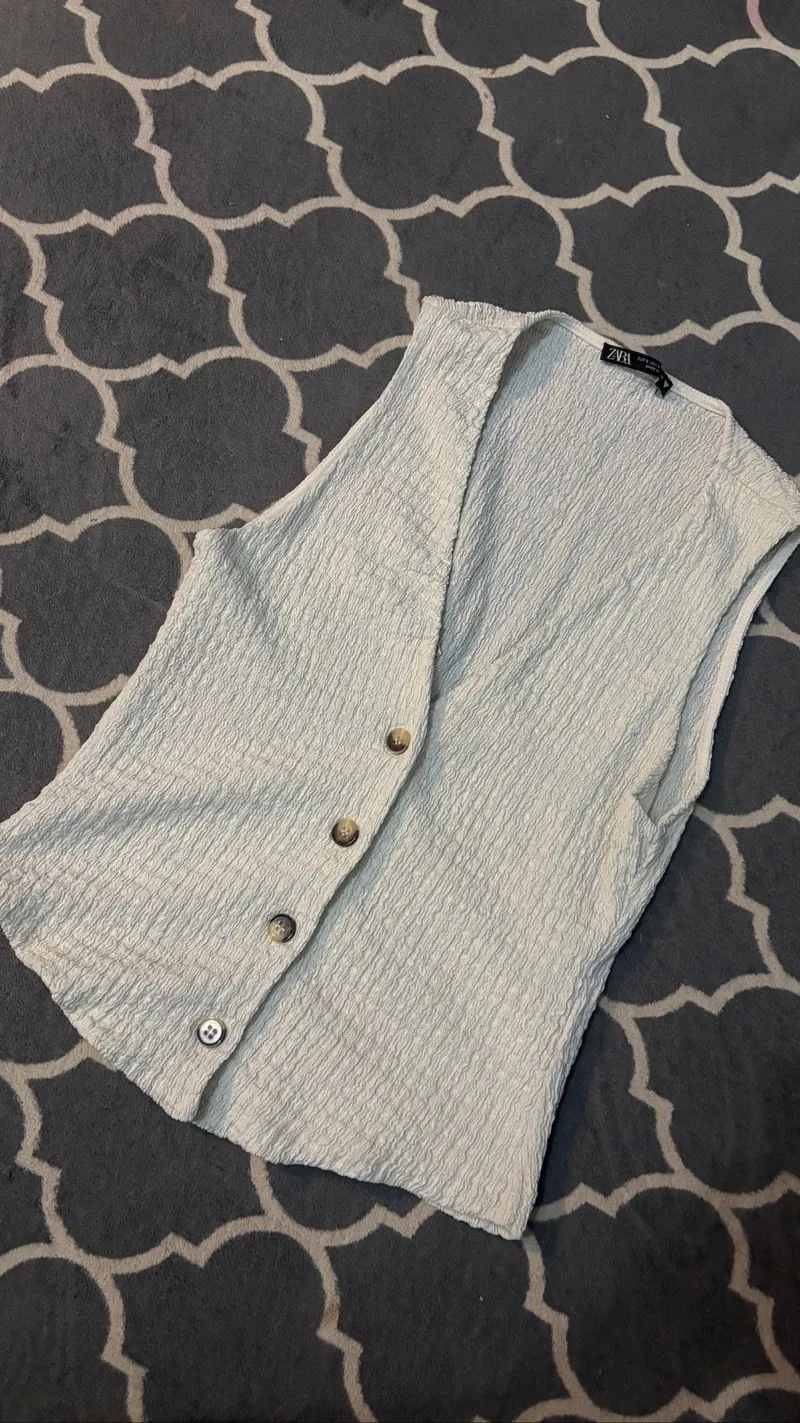 Vest photo 1