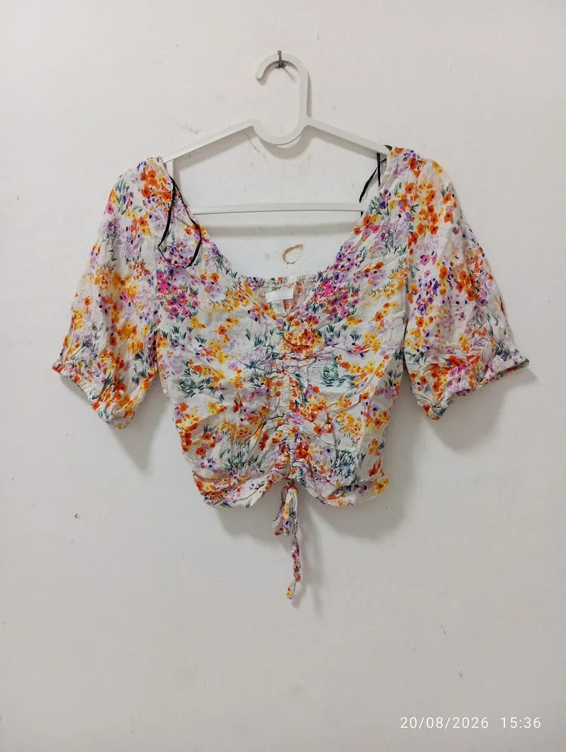 Crop top bunga dari H&M photo 1