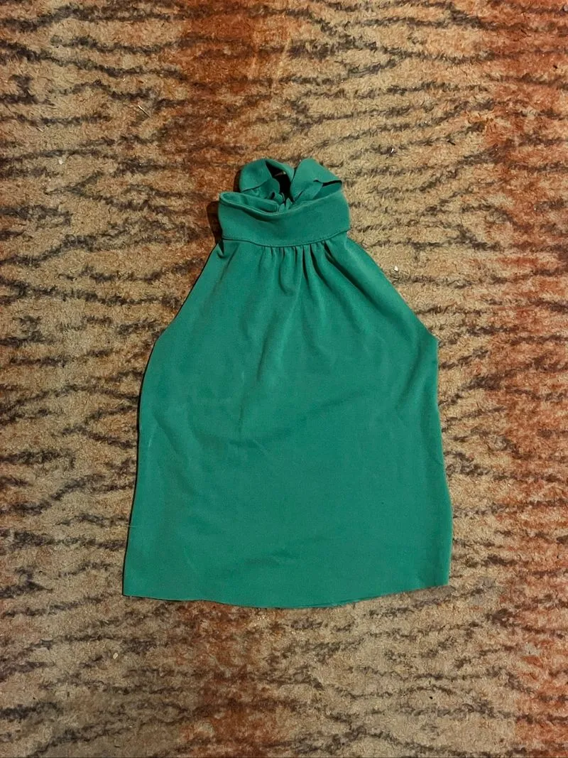 green tanktop  photo 1
