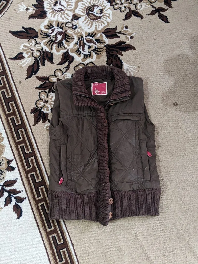 Rapua y2k winter vest photo 1
