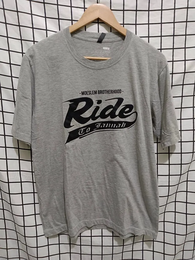 Kaos abu-abu pria Motif Ride | Bigzcloth photo 1