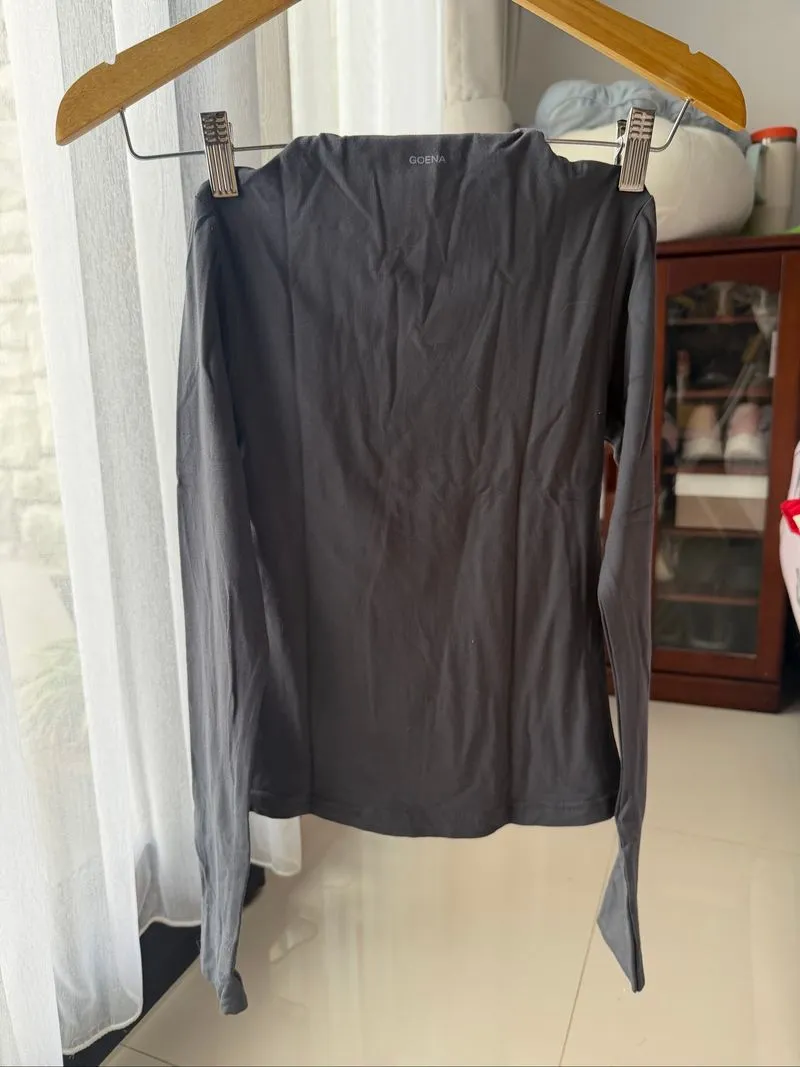 GOENA Mila Mock Neck Fitted Top photo 1
