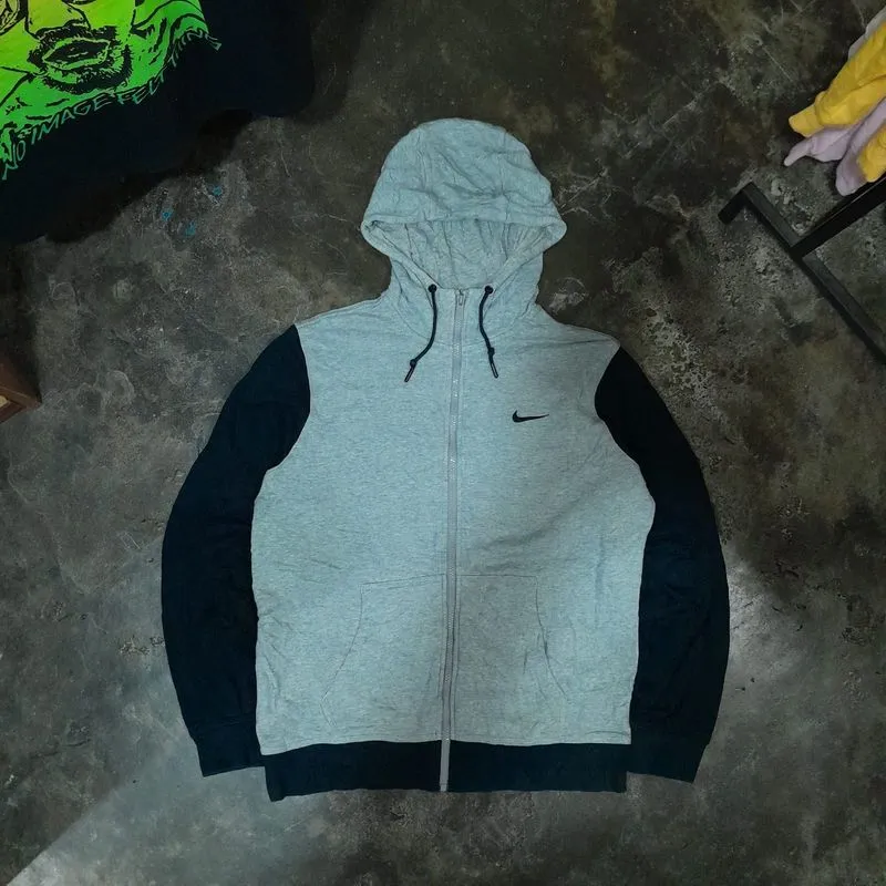 NIKE SMALL LOGO TWOTONE ZIPPER HOODIE GREY/BLACK photo 1
