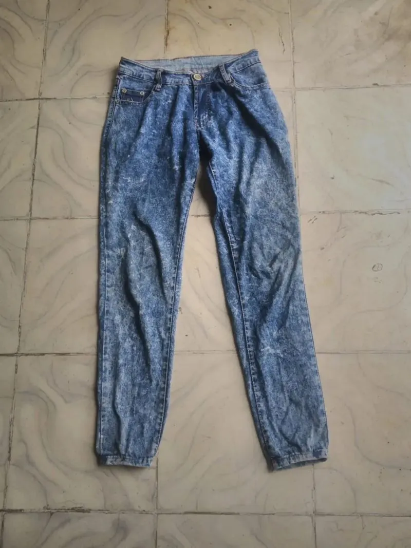 Vintage Acid Wash Jeans Style photo 1