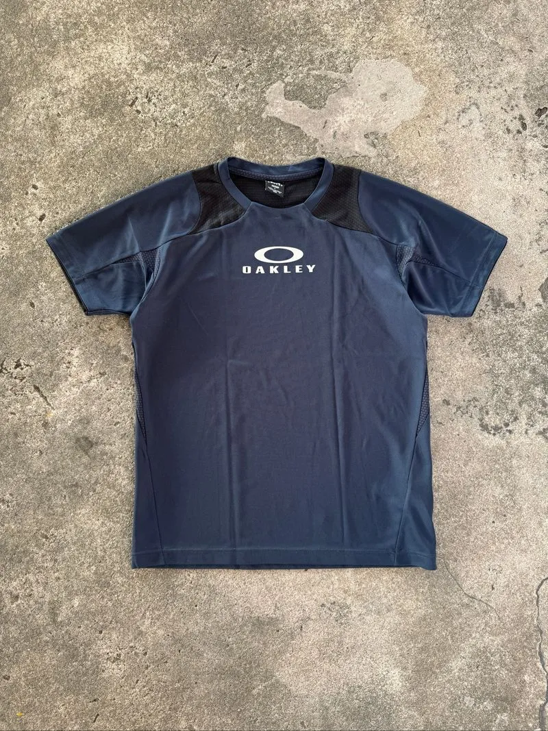 Oakley Center Logo Jersey photo 1