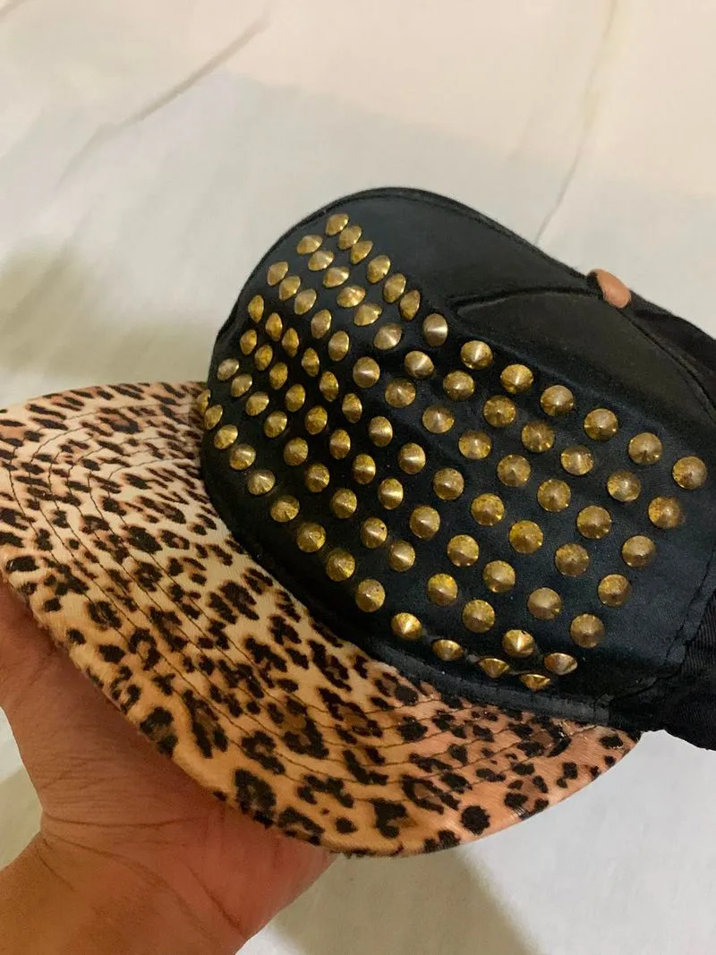 studded snapback  photo 1