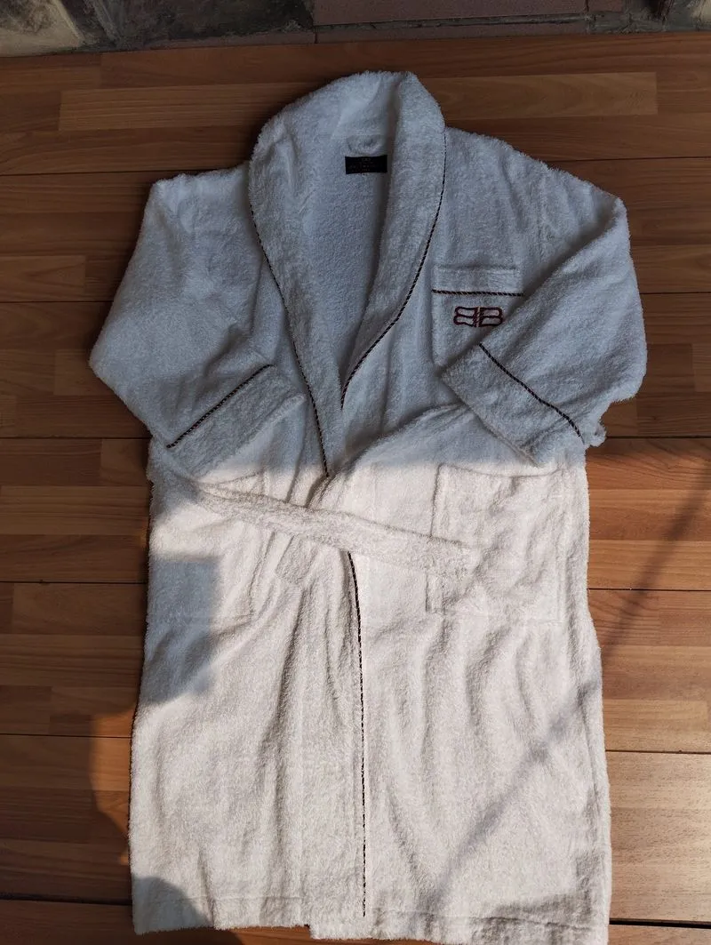 Bathrobe Balenciaga ( Handuk mandi ) photo 1