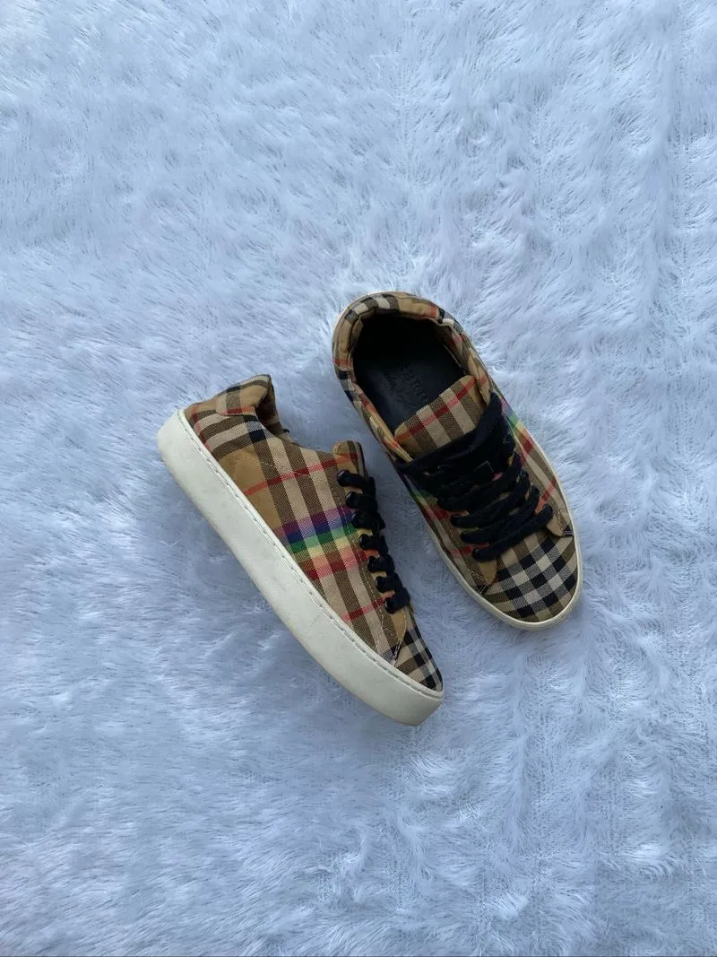 Burberry Rainbow photo 1