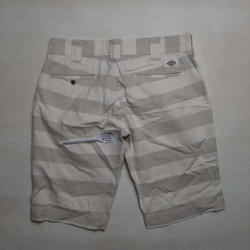 Dickies short pant putih abu size 32 photo 1