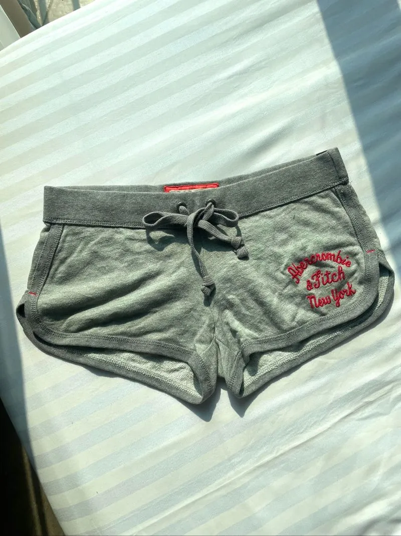 ABERCROMBIE & FITCH MICRO SHORT PANTS photo 1