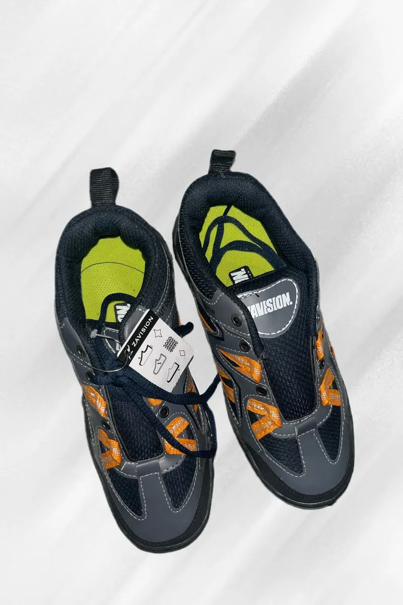 Sepatu Hiking  photo 1